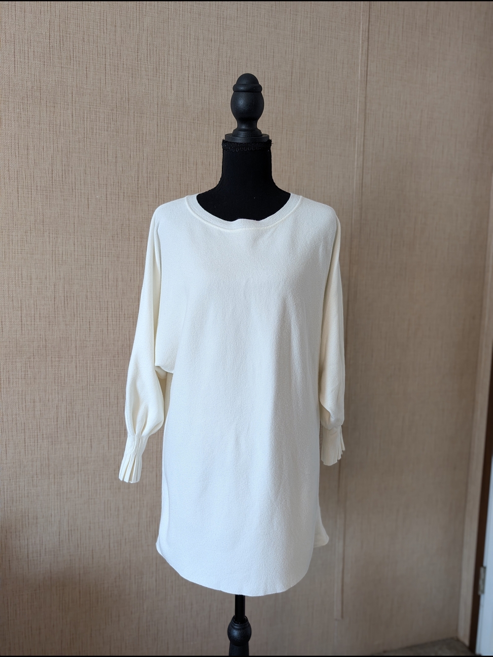 Relaxed Cream Long-Sleeve Tunic Top